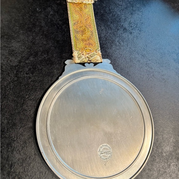 Vintage Zinn-Becker German pewter medallion engraved wall hanging - Picture 3 of 5